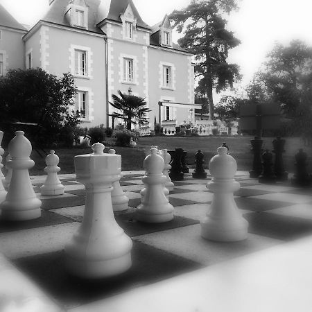 Le Petit Chateau Des Cedres Mouchamps Eksteriør bilde