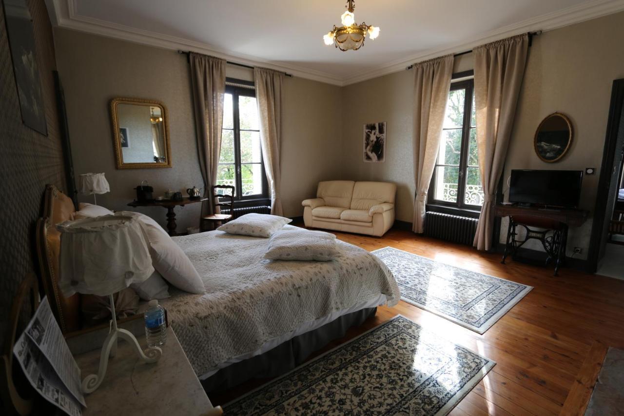 Le Petit Chateau Des Cedres Mouchamps Eksteriør bilde